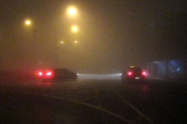 Yoğun sis sürücülere zor anlar yaşattı