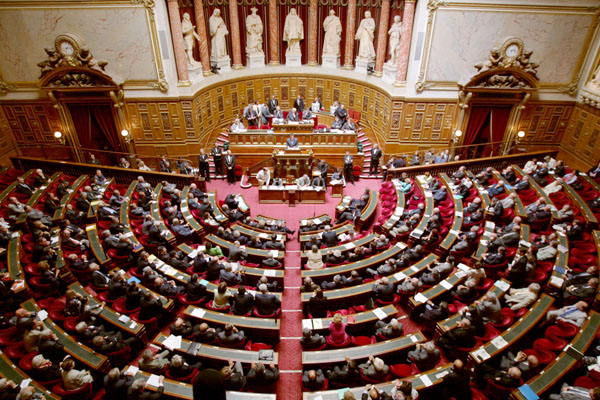 Fransa'da 'Olağanüstü Hal' meclisten geçti