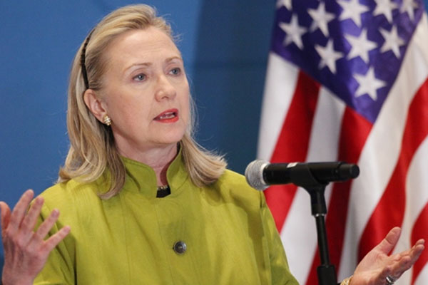 Clinton'dan 'uçuşa yasak bölge' vurgusu