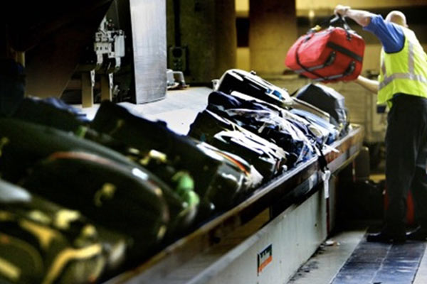 Uçak seyahatinde bagajlar kırılabilecek