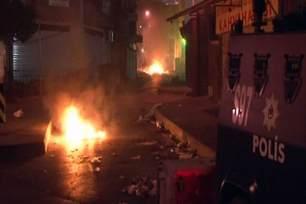 Beyoğlu'nda 'korsan gösteri'