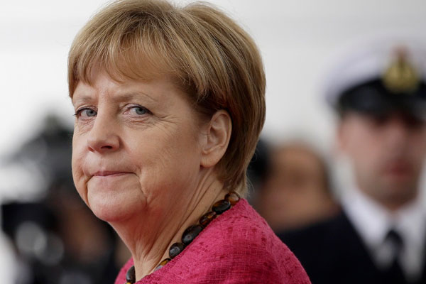 Merkel'den Türkiye'ye çağrı