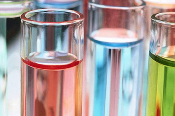 Okul laboratuvarında patlama