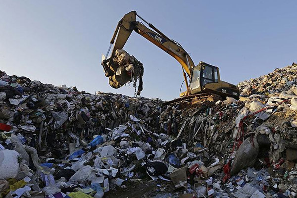Lübnan'daki çöp dağları insanları endişelendiriyor