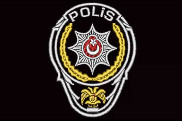 Beyoğlu'nda basılan evde cephanelik çıktı