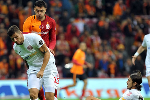 Arena'da Aslan'a darbe