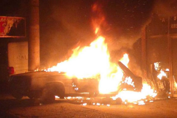 Lodos elektrik tellerini kopardı