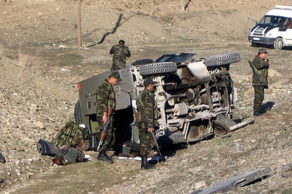 Diyarbakır'da askeri araç devrildi: 1 şehit