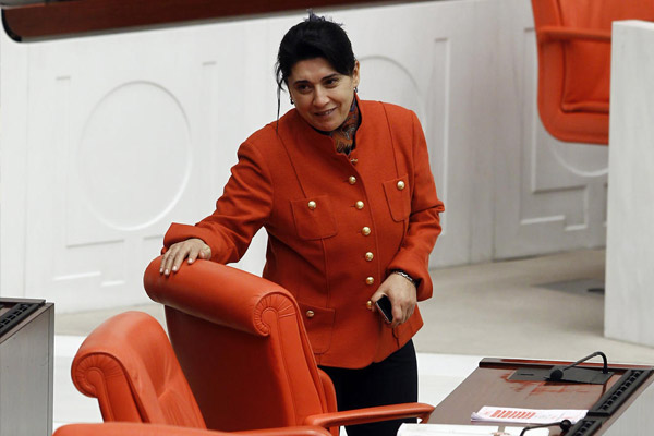 HDP'li vekilden Leyla Zana'ya tepki