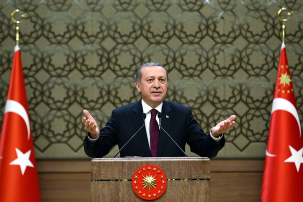 Erdoğan Davutoğlu'nu 11.00'de kabul edecek