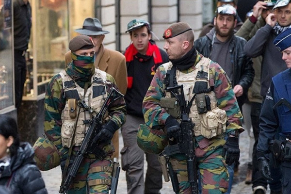 Brüksel vatandaşlarını uyarıyor