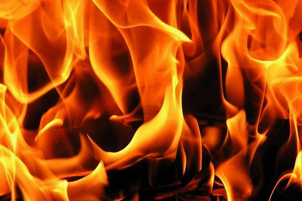 Mülteci kampında yangın: 18 ölü, 43 yaralı