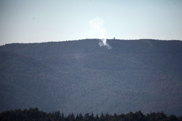 Düşen uçağın parçaları 2 kişiyi yaraladı