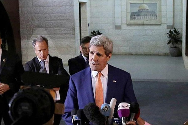 Kerry Ramallah'ta protesto edildi