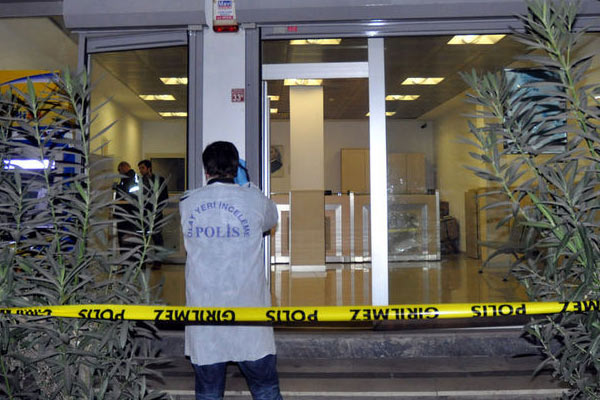 İstanbul'un göbeğinde PTT soygunu