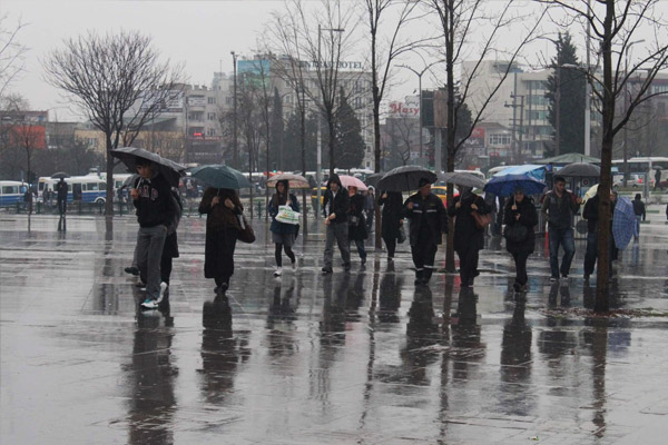 Yağışlı hava etkisini gösterecek