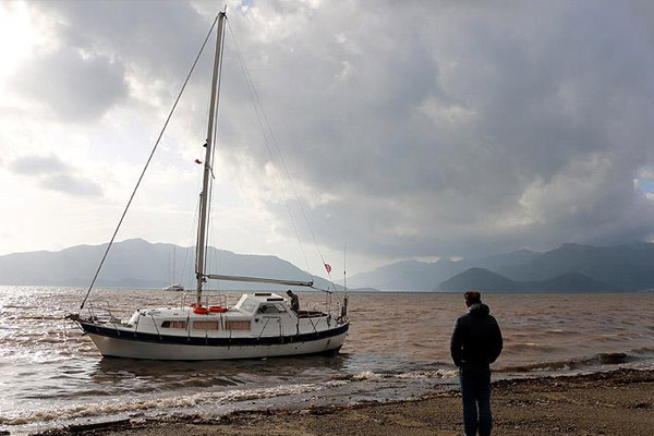 Marmaris'te fırtına yaşamı olumsuz etkiledi