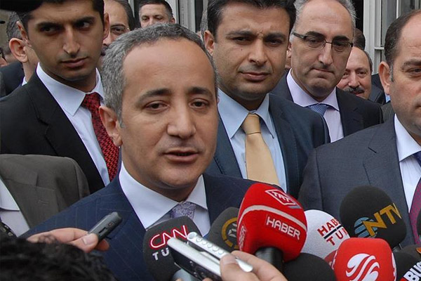 Fikret Seçen'e yurtdışı yasağı