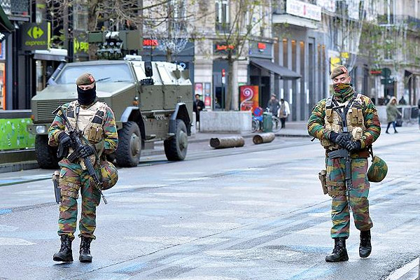 'Paris'teki saldırıların mağduru Müslümanlardır'