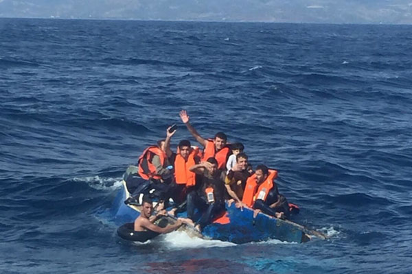 Sığınmacıları taşıyan tekne battı