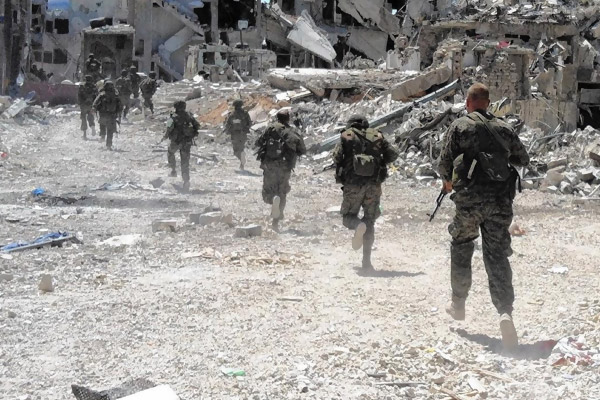 Suriye askerleri Türkiye'ye kaçıyor