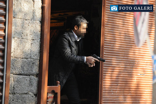 Diyarbakır'daki çatışma anından kareler