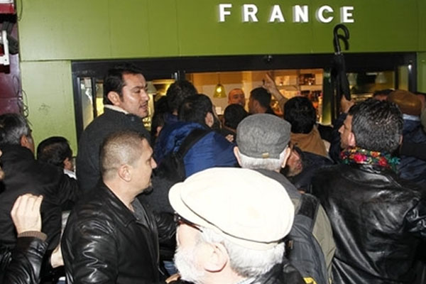 İzmir'de kahrolsun PKK gerginliği