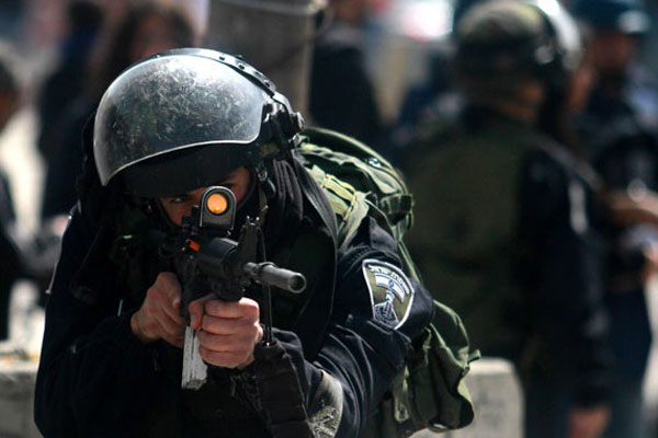 İsrail askerleri bir Filistinliyi katletti