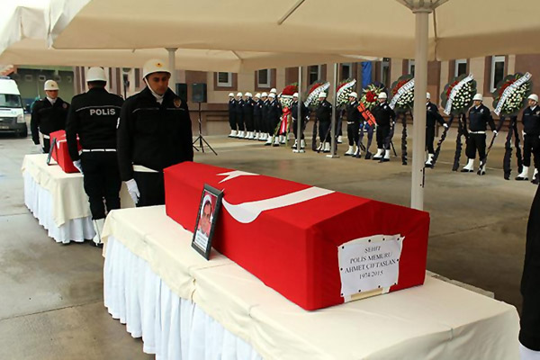 Şehit polisler için tören düzenlendi