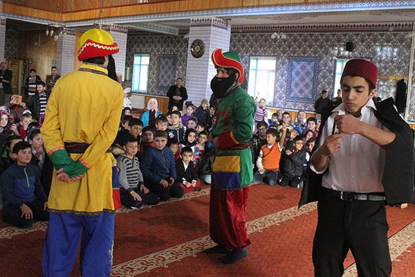 Çocuklara cami sevgisi tiyatroyla kazandırılacak