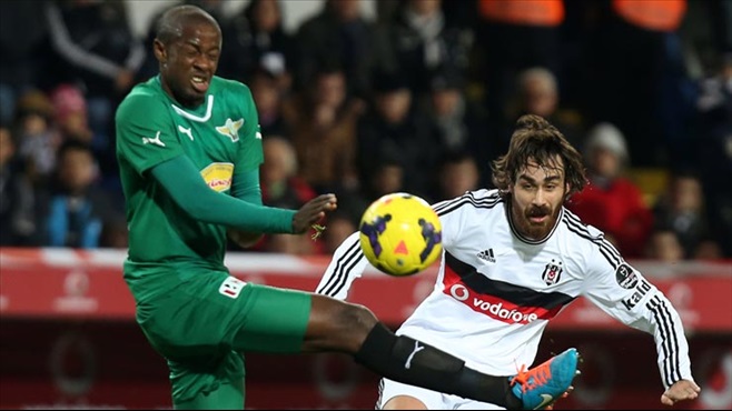 Beşiktaş'a Akhisar darbesi