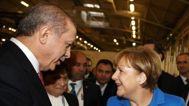 Merkel ile ayak üstü sohbet
