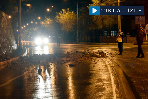 Karayolunda heyelan meydana geldi