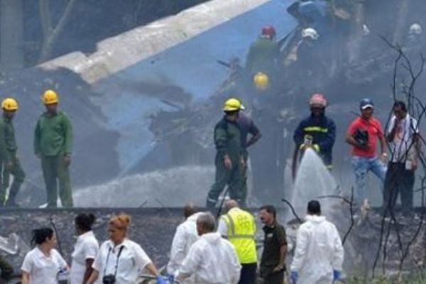Küba'nın başkenti Havana'da Boeing 737 tipi yolcu uçağı düştü