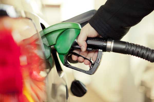 Motorin ve benzine zam geldi! Pompaya yansımadı