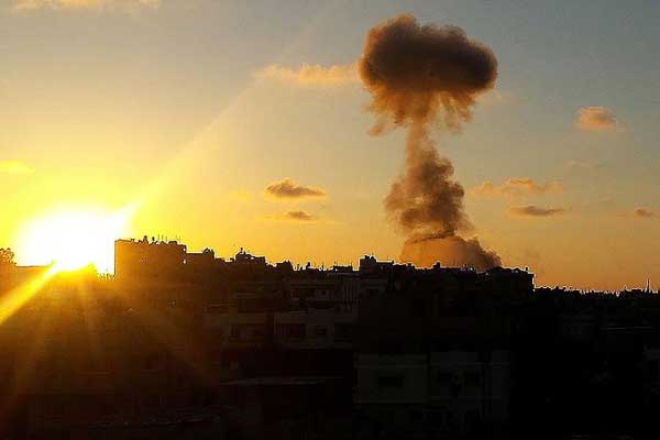 İsrail, Gazze limanındaki iki tekneyi vurdu