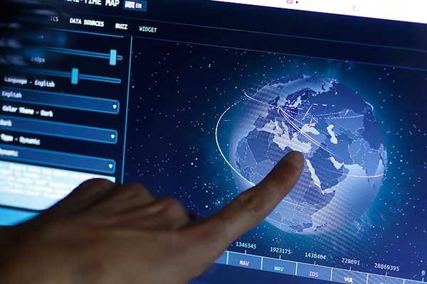 Bilgisayar korsanları 54 ülkede 500 bin cihaza sızdı