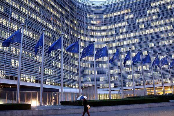 AB vergi kara listesinden 2 ülkeyi çıkarttı