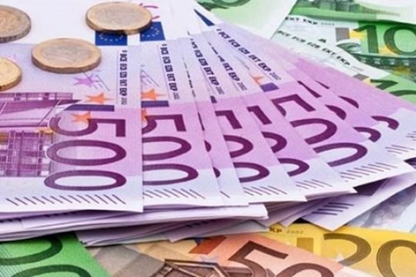 Euro değer kaybediyor