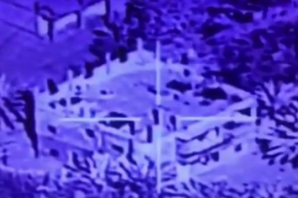 Irak savaş uçakları Suriye'de IŞİD'i vurdu!