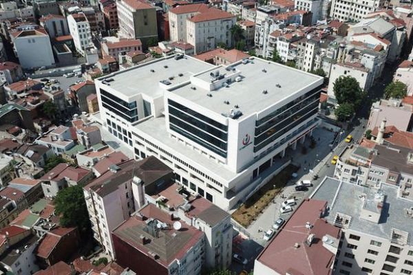 Taksim İlkyardım’da hasta kabulü başladı