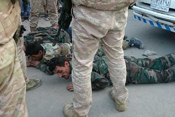 Esed güçleri Rus askerleri tarafından gözaltına aldı