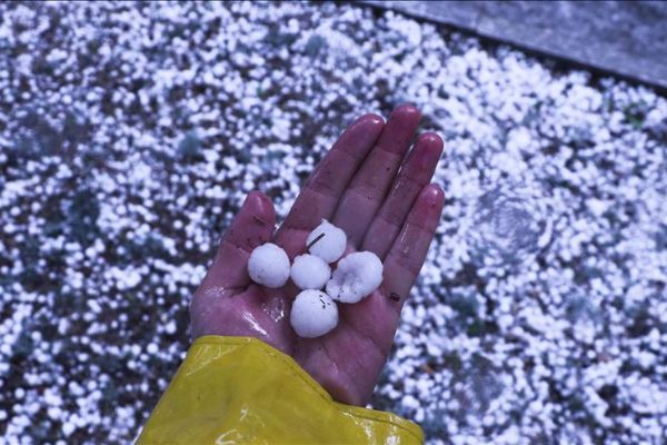 Başkentte dolu yağışı etkili oldu