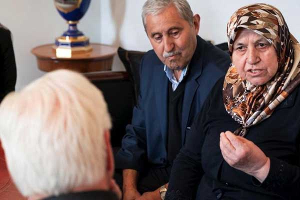 Almanya Cumhurbaşkanı Steinmeier katliam mağduru Türk aileyi kabul etti