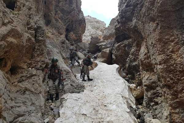 Van'da PKK'ya ait 3 sığınak bulundu