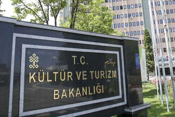 Bakanlıktan 10 yeni Kürtçe eser