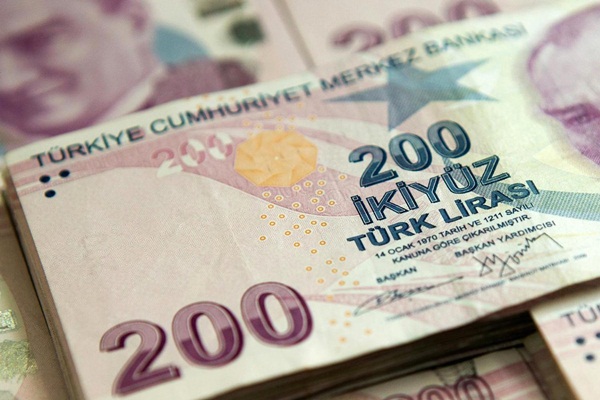 Suriyelilerden Türk lirasına destek