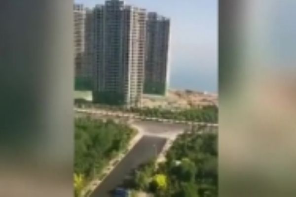 Saniyeler içinde yerle bir oldular