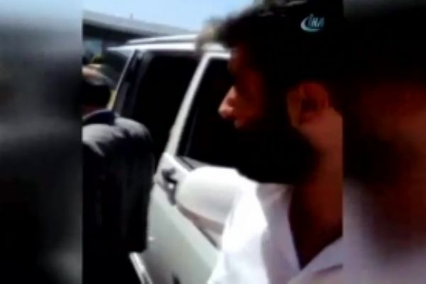 Uber sürücüsüyle taksici arasında tehlikeli gerginlik