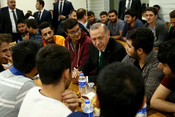 Cumhurbaşkanı Erdoğan Twitter'dan yapılan davete kayıtsız kalmadı